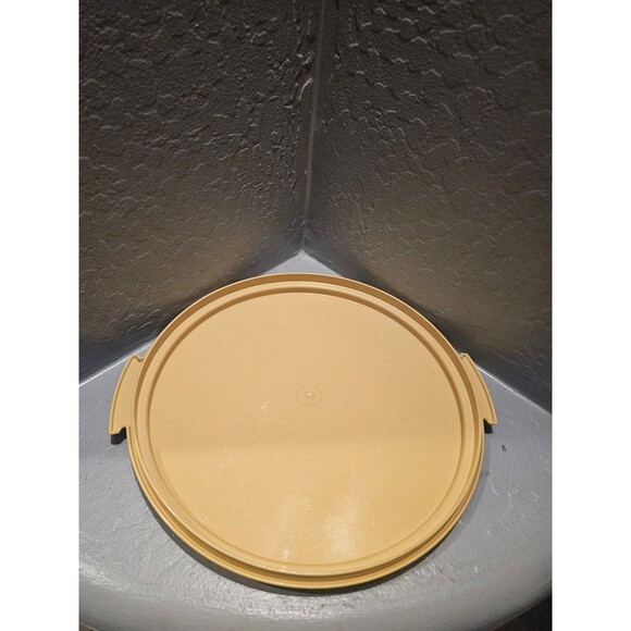 Tupperware 12" x 3" Gold Pie Cake Keeper - Picture 6 of 7